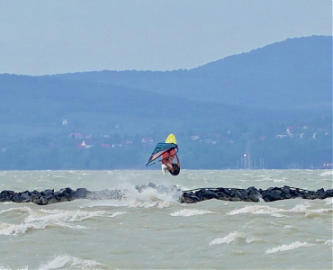 Nem csak a parton érezzük jól magunkat. - Balatonőszöd, Nyári vihar.