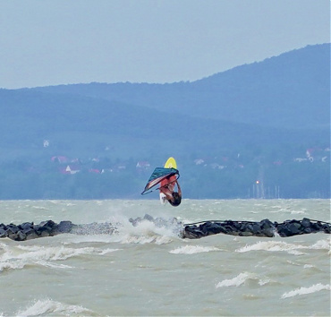 Nem csak a parton érezzük jól magunkat. - Balatonőszöd, Nyári vihar.