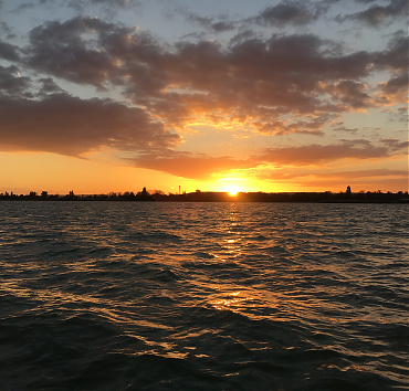Mindegy, hogy feljön, vagy épp lemegy. - Mindenhogy imádjuk. Balatonfüggők vagyunk.
